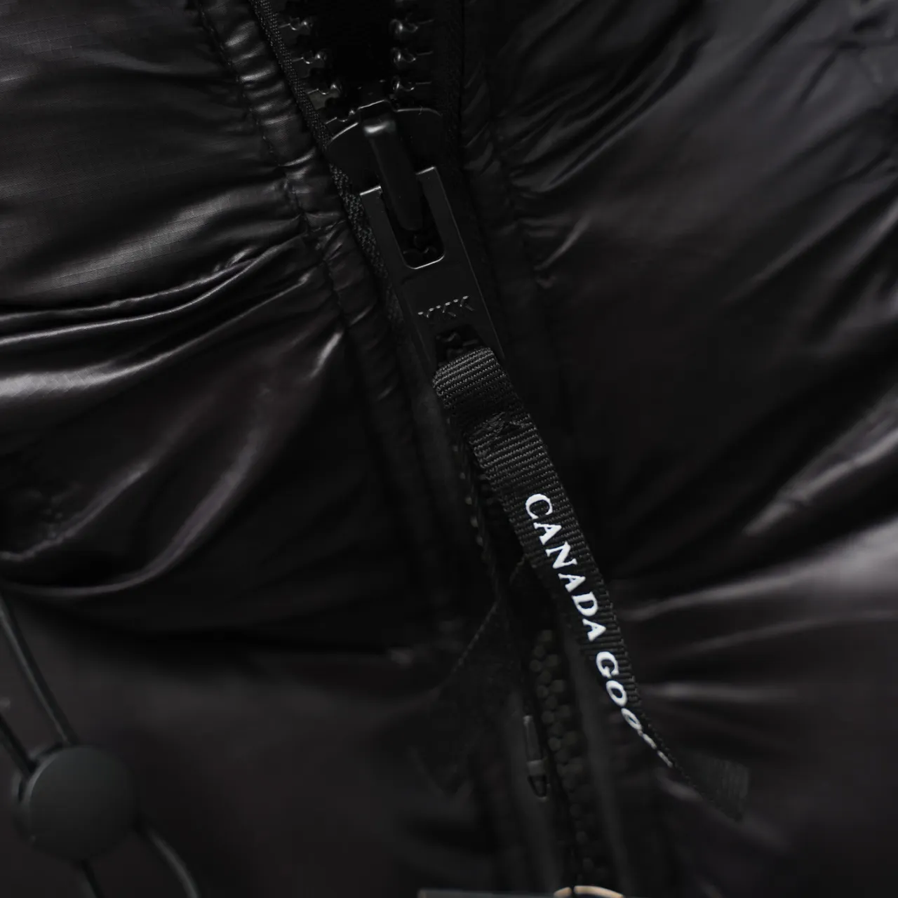 P740 CANADA GOOSE丨Canada Goose 2252 puff hooded down jacket Color: black with red label Size: XS-XXL